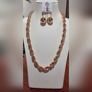 Elegant Gold-Toned Rope Chain Necklace